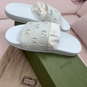 Gucci GG Cut Out Slides - White